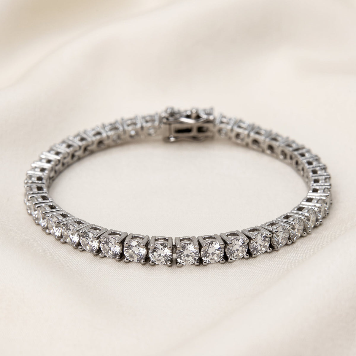 Ventega gold bracelet, elegant catalog photo
