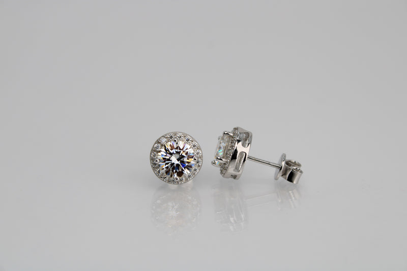 Boucles d'oreilles rondes Halo en moissanite